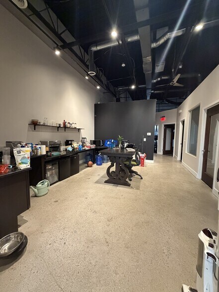 More Photos Of 116-120 W 4th St, Rochester Freestanding For Lease