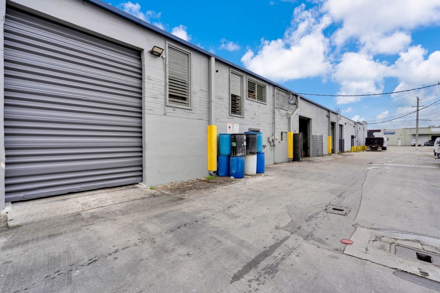 More Photos Of 3904 NW 32 Ave, Miami Warehouse For Sale