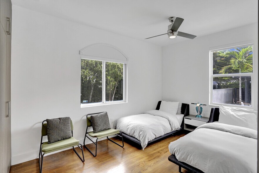 More Photos Of 430 Ne 121st St, Biscayne Park Movie Radio TVStudio For Sale