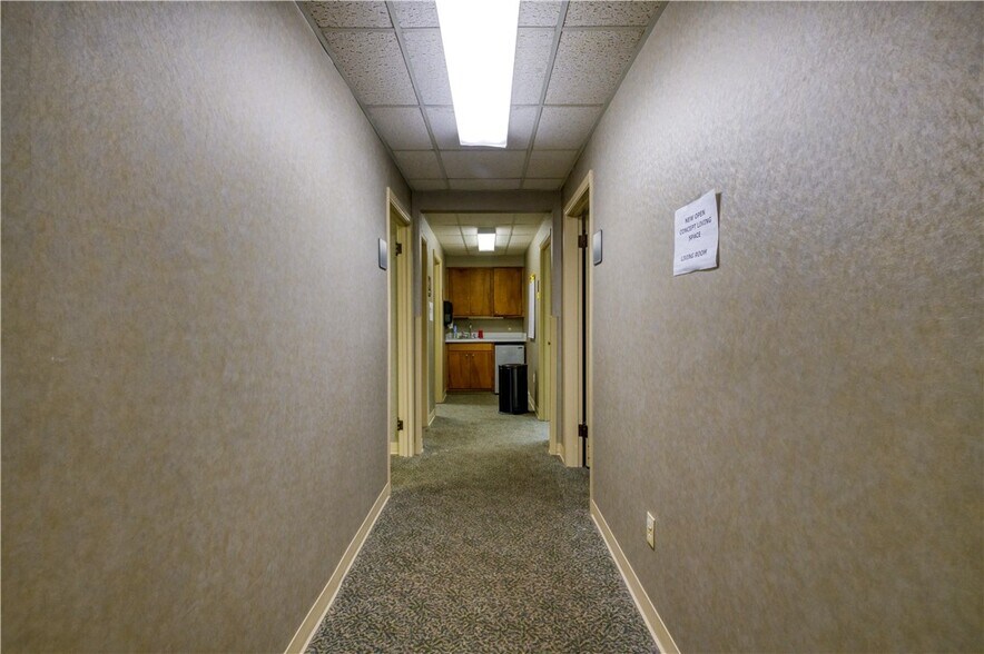 More Photos Of 111 W Pine Grove Rd, Fair Play Office For Sale