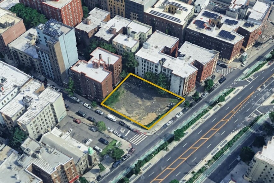 Primary Photo Of 1940 Grand Concourse, Bronx Schools For Lease