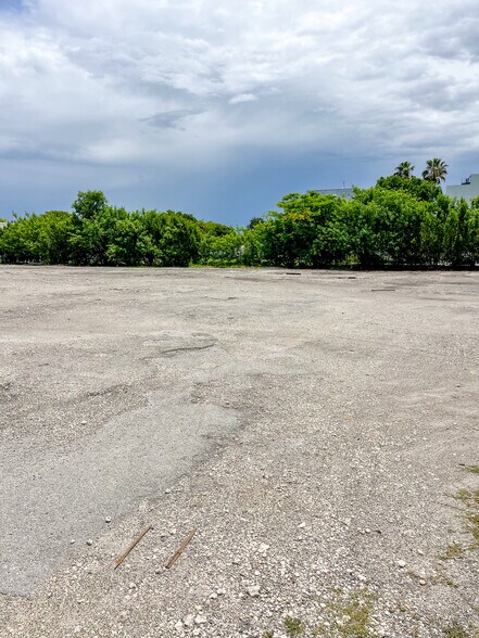 More Photos Of 1401 NW 108th Ave, Sweetwater Land For Lease