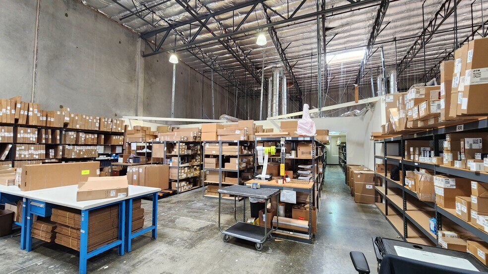 More Photos Of 13851 Danielson St, Poway Warehouse For Sale
