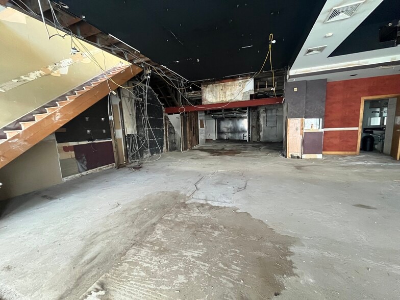 More Photos Of 4348-50 Main St, Philadelphia Restaurant For Sale