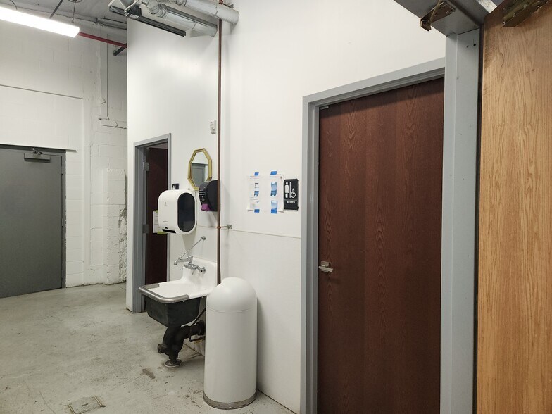 More Photos Of 340 McKinstry Ave, Chicopee Manufacturing For Lease