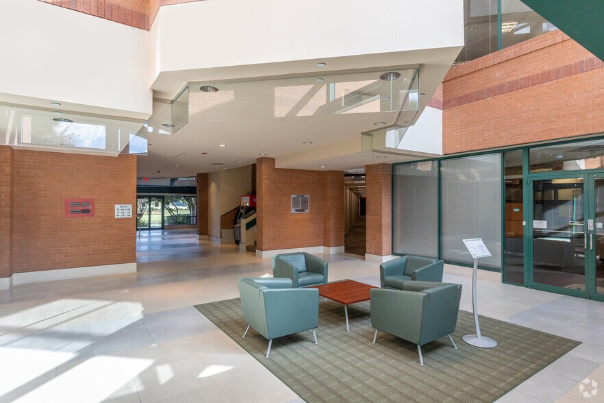 More Photos Of 250 International Pky, Lake Mary Office For Lease