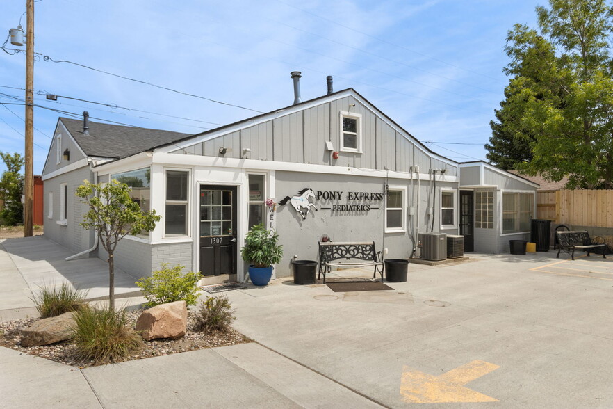 Primary Photo Of 1307 Crook Ave, Cheyenne Medical For Sale