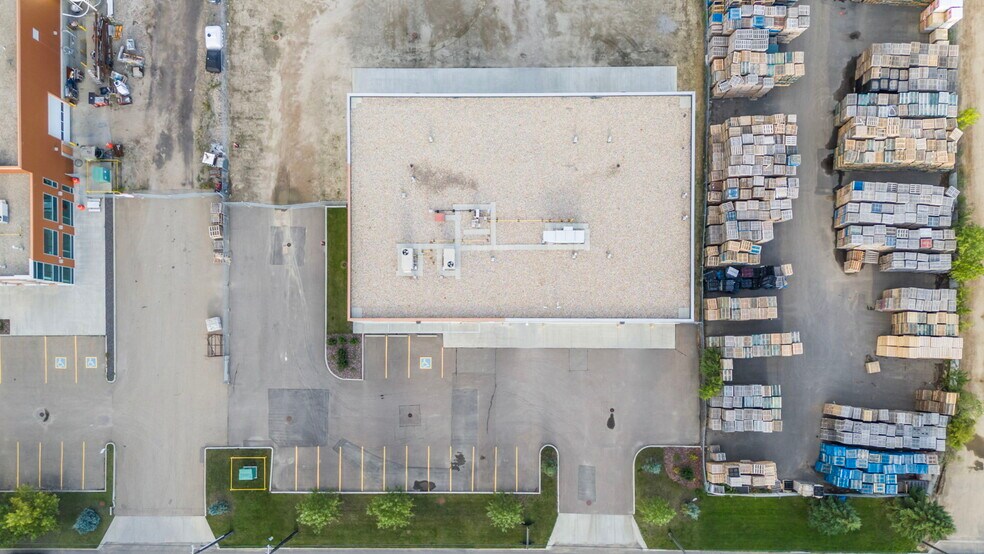 More Photos Of 11921 152 St NW, Edmonton Manufacturing For Lease