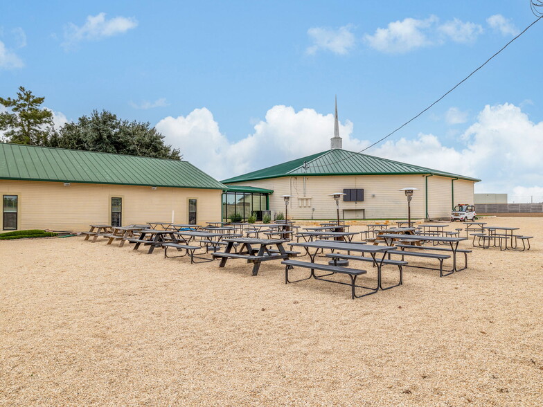 More Photos Of 6600 S Lakewoods Dr, Georgetown Specialty For Sale