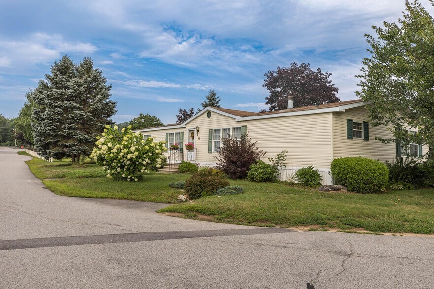More Photos Of 11 Tamarack Lane -1, Rochester Manufactured Housing Mobile Home Park For Sale