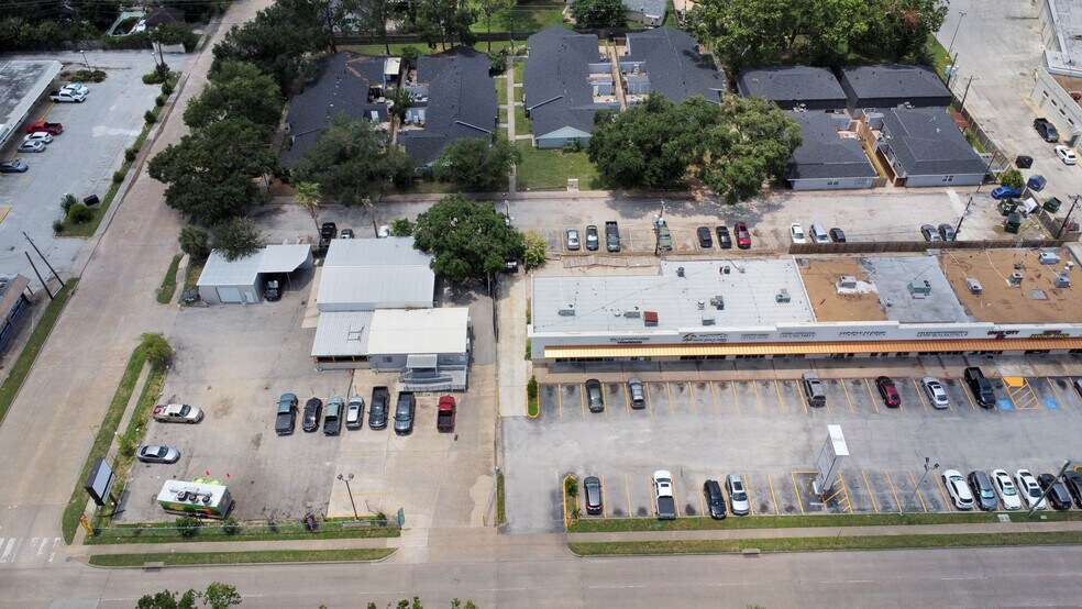 More Photos Of 2635 Gessner, Houston Unknown For Lease