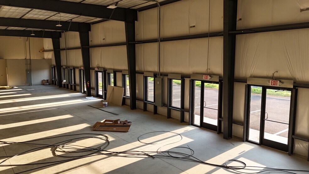 More Photos Of 94 Worldwide Dr, Dawsonville Light Distribution For Lease