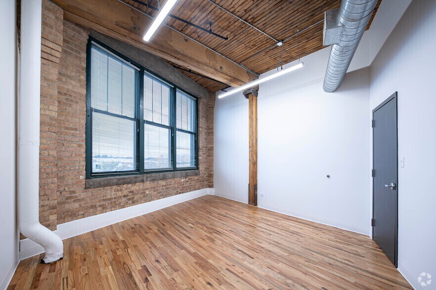 More Photos Of 1200 W 35th St, Chicago Coworking Space