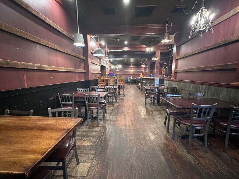 More Photos Of 423 S Union St, Traverse City General Retail For Sale