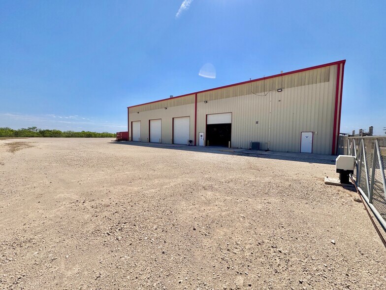 More Photos Of 4844 CR 430, Pleasanton Warehouse For Sale
