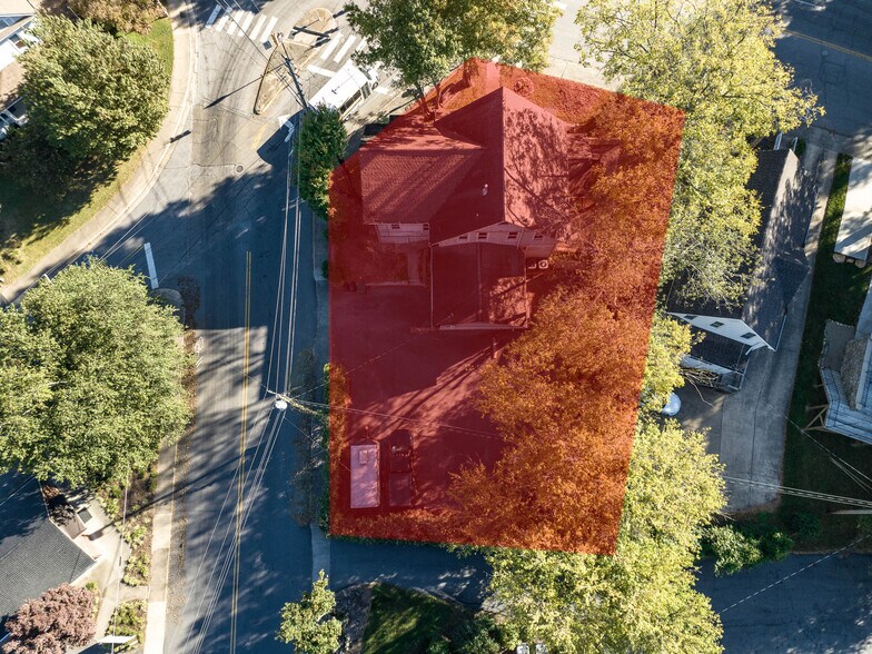 More Photos Of 99 Walnut St, Waynesville Office Residential For Sale