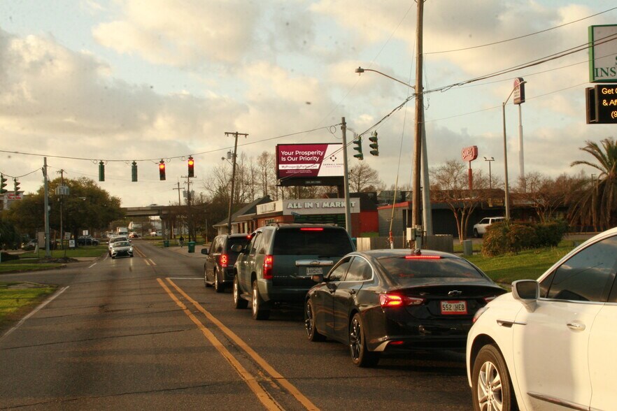 More Photos Of 831 9th St, Morgan City Storefront For Sale