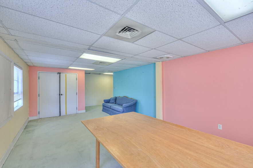 More Photos Of 228 S Military Ave, Lawrenceburg Religious Facility For Sale