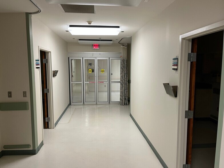 More Photos Of 230-270 E Day Rd, Mishawaka Medical For Lease
