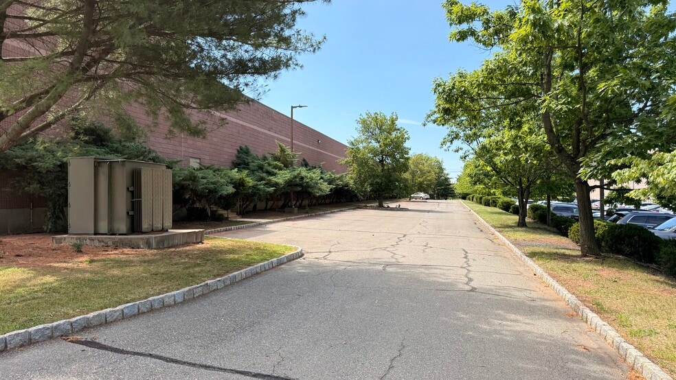 More Photos Of 240 Circle Dr N, Piscataway Manufacturing For Sale