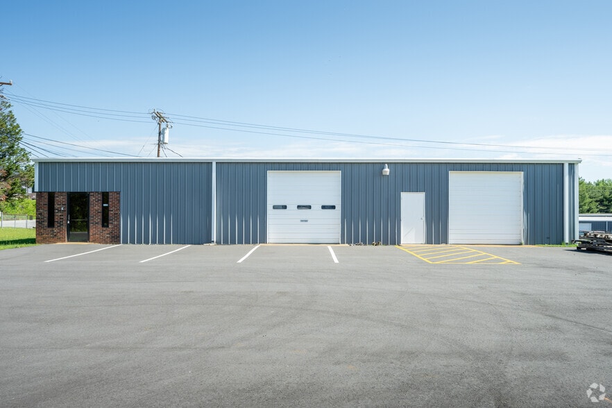 More Photos Of 410 Westbrook Ct, Spartanburg Unknown For Lease