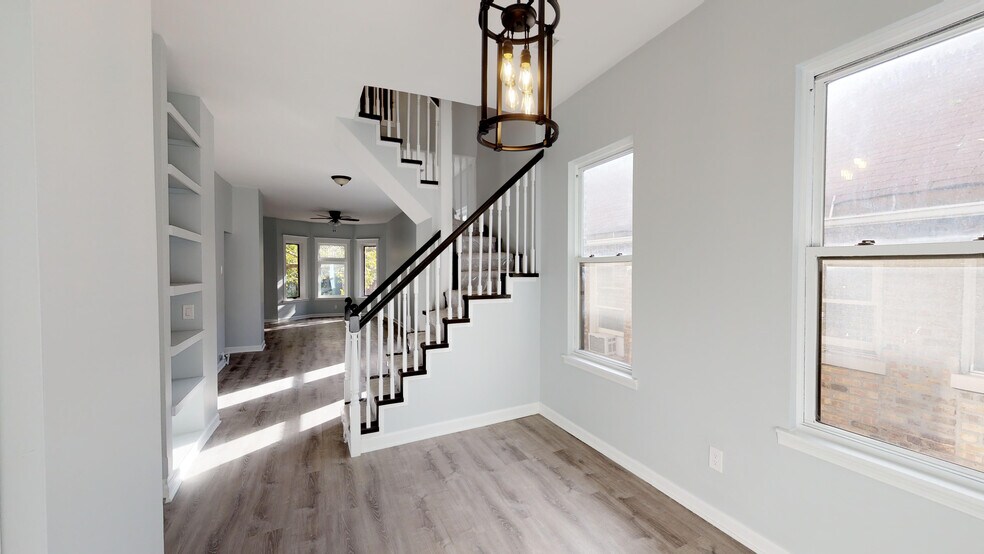 More Photos Of 1460 W Huron St, Chicago Apartments For Sale