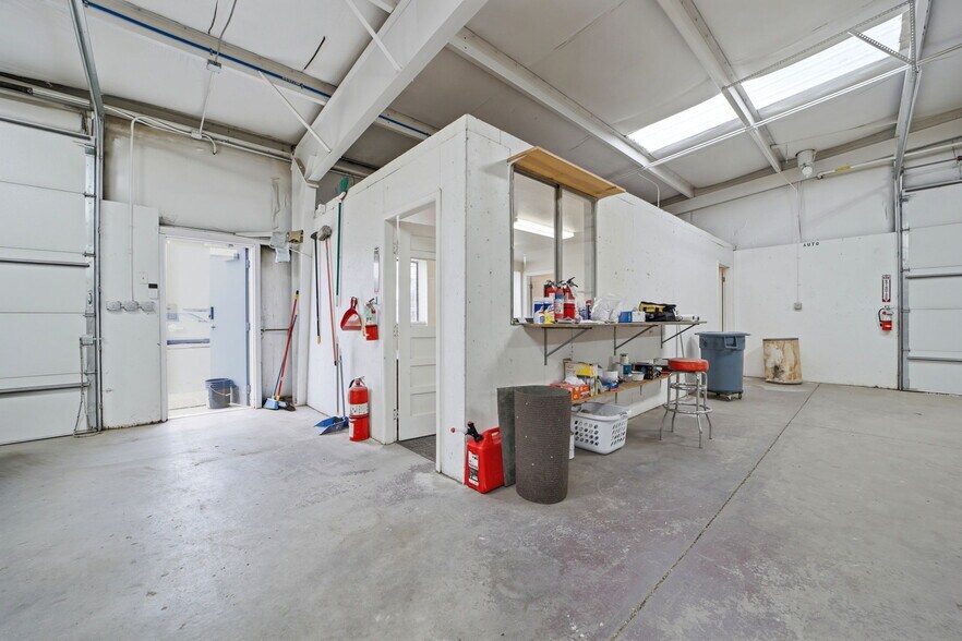 More Photos Of 114 5th St, Fowler Industrial For Sale