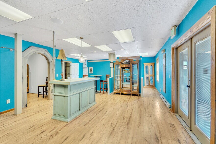 More Photos Of 11 Primrose St, Palmer Lake Restaurant For Sale