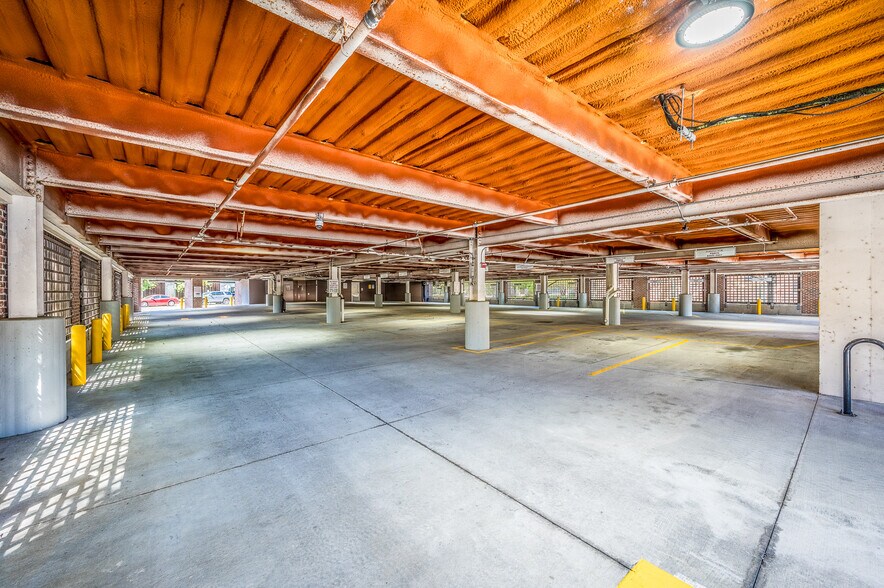 More Photos Of 525 E Bay St, Charleston Medical For Lease