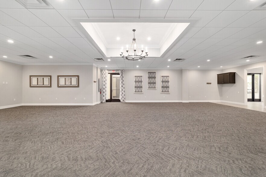 More Photos Of 809 County Road 466, The Villages Medical For Sale