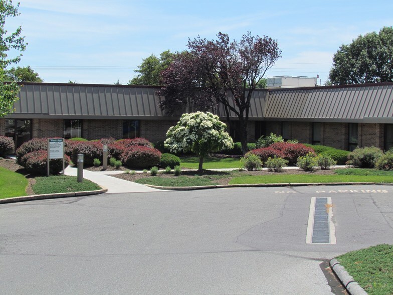 More Photos Of 2650 Westview Dr, Wyomissing Medical For Lease