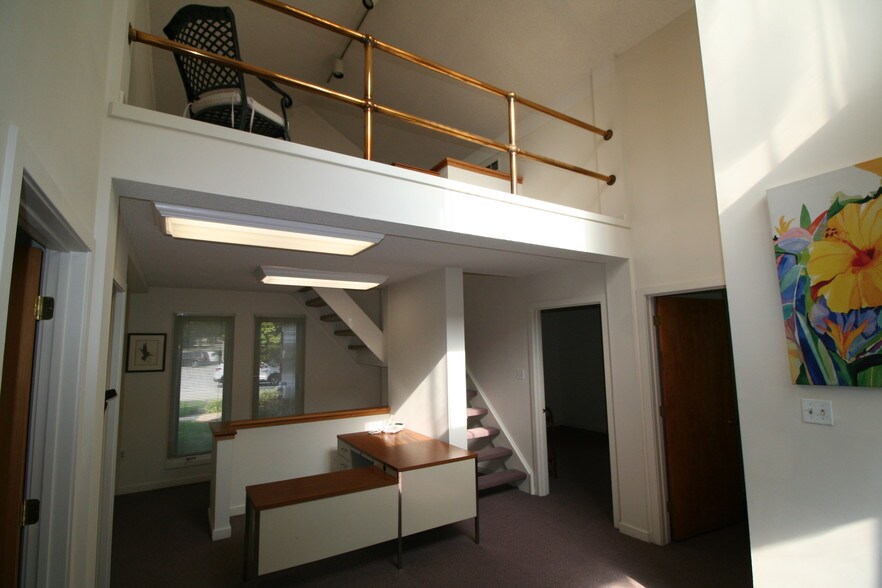 More Photos Of 300 N Pottstown Pike, Exton Office For Lease