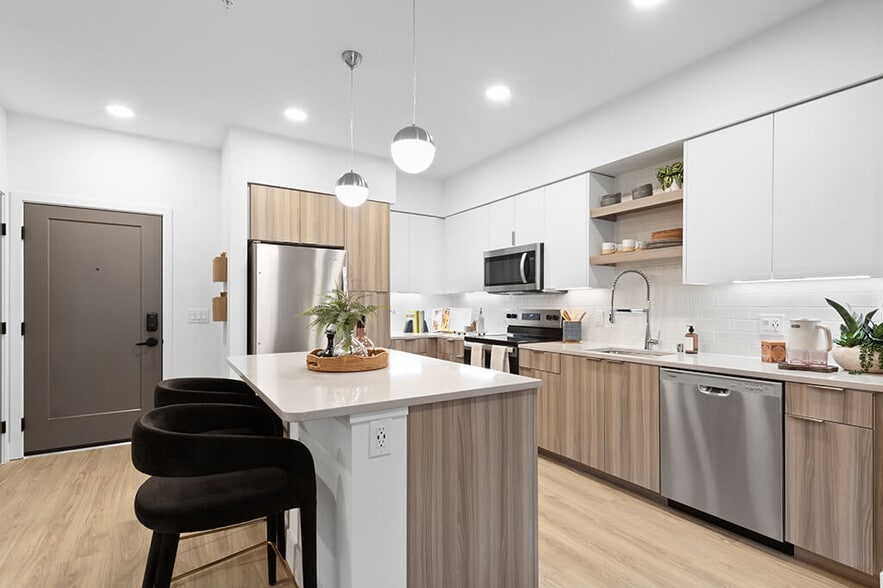 More Photos Of 12430 NE 120th St, Kirkland Apartments For Lease