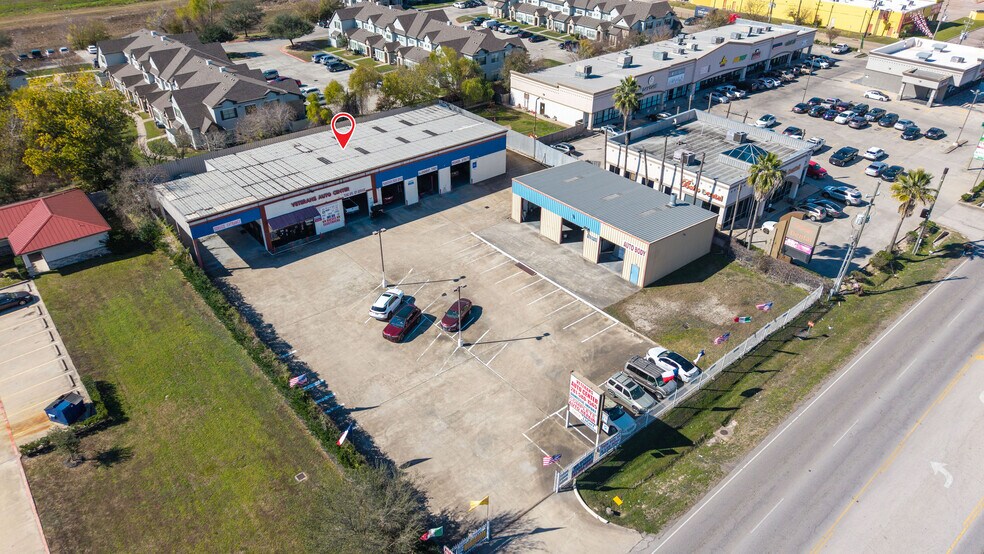 More Photos Of 11239 Veterans Memorial Dr, Houston Auto Repair For Sale