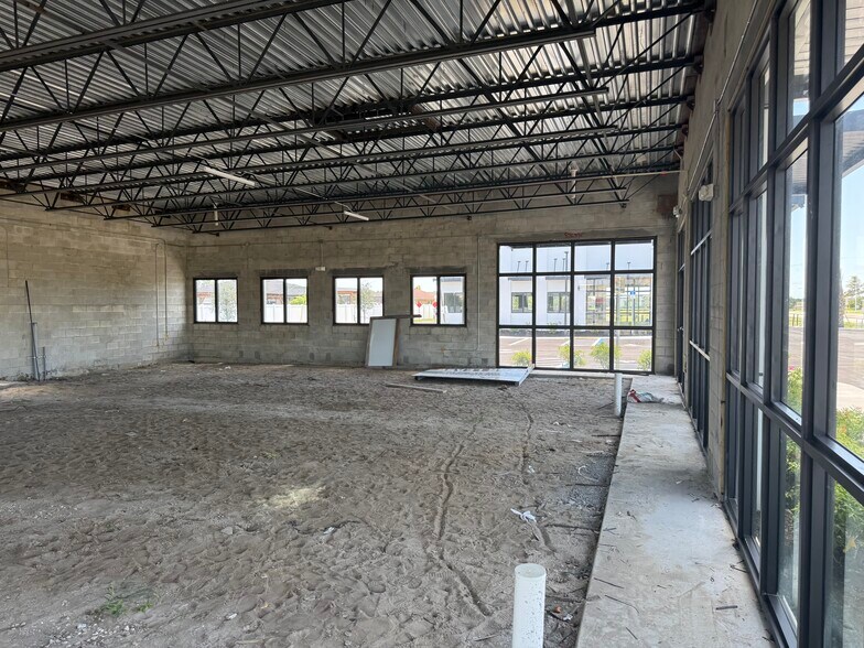 More Photos Of 1925 Skyline Blvd, Cape Coral Unknown For Lease