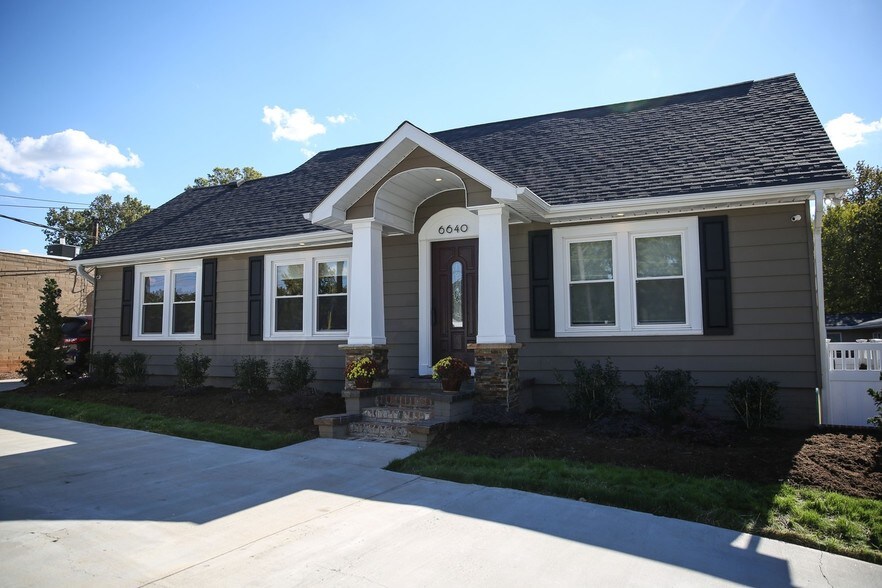 More Photos Of 6640 W Wilkinson Blvd, Belmont Office Residential For Sale