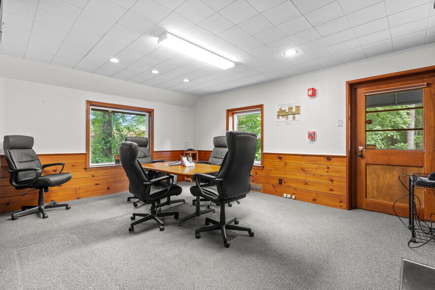 More Photos Of 80 W Avon Rd, Avon Medical For Sale