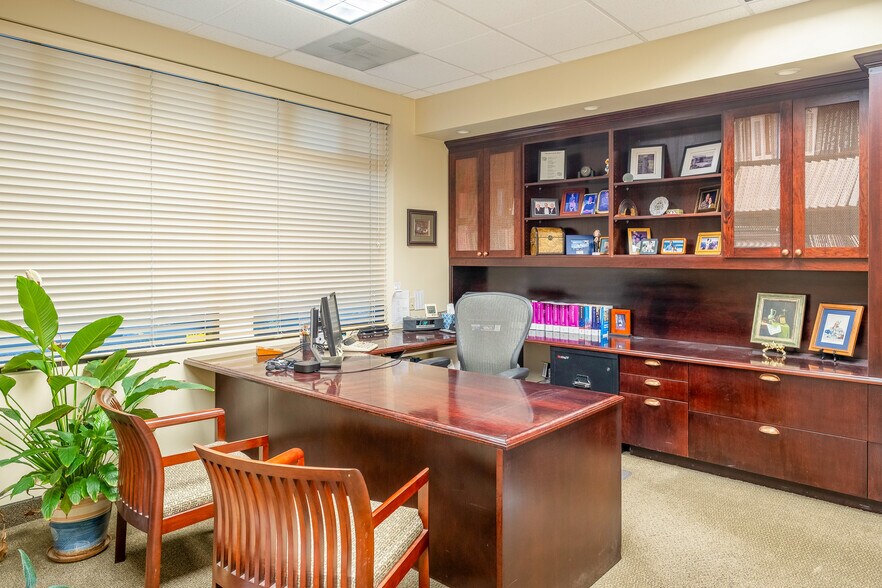 More Photos Of 606 SE 117th Ave, Vancouver Office For Sale