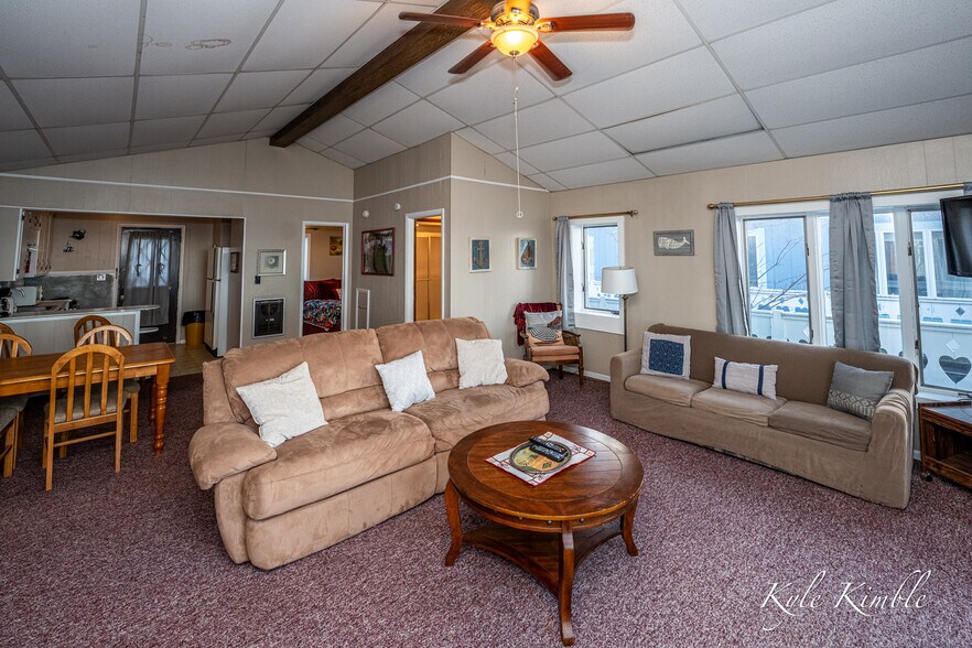 More Photos Of 104 W Houghton Lake Dr, Prudenville Hotel For Sale