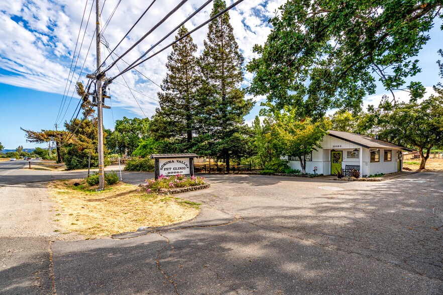 More Photos Of 20080 Arnold Dr, Sonoma Office For Sale