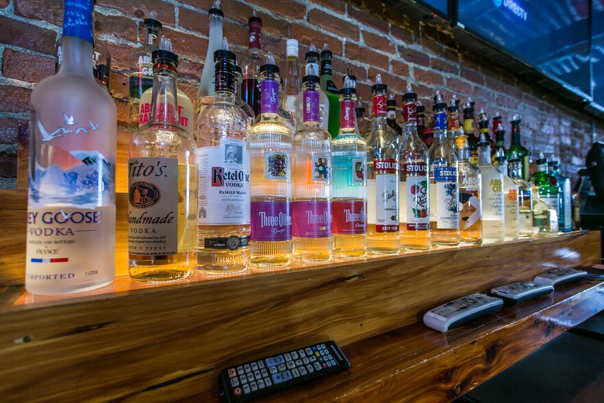 More Photos Of 163 Main St, Dubuque Restaurant For Sale