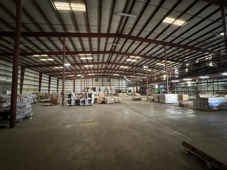 More Photos Of 3489 Westminster Ave, Norfolk Warehouse For Lease