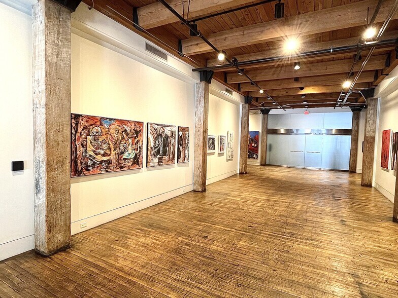 More Photos Of 2020 Baltimore Ave, Kansas City Office For Lease