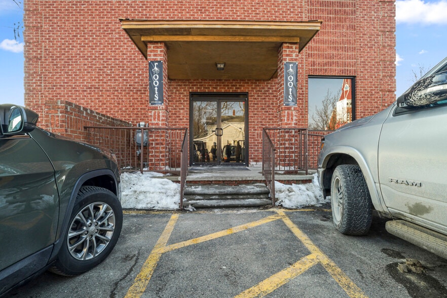 More Photos Of 107 S Main St, Almont Restaurant For Lease