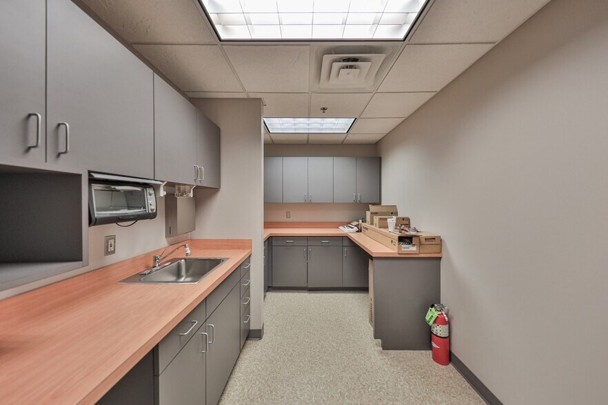 More Photos Of 2299 Brodhead Rd, Bethlehem Office For Sale