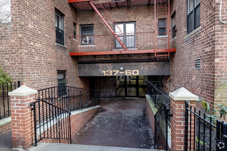 More Photos Of 4510 Kissena Blvd, Flushing Apartments For Lease