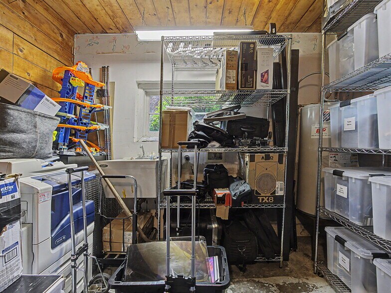 More Photos Of 10423 SE 23RD Ave, Portland Medical For Sale