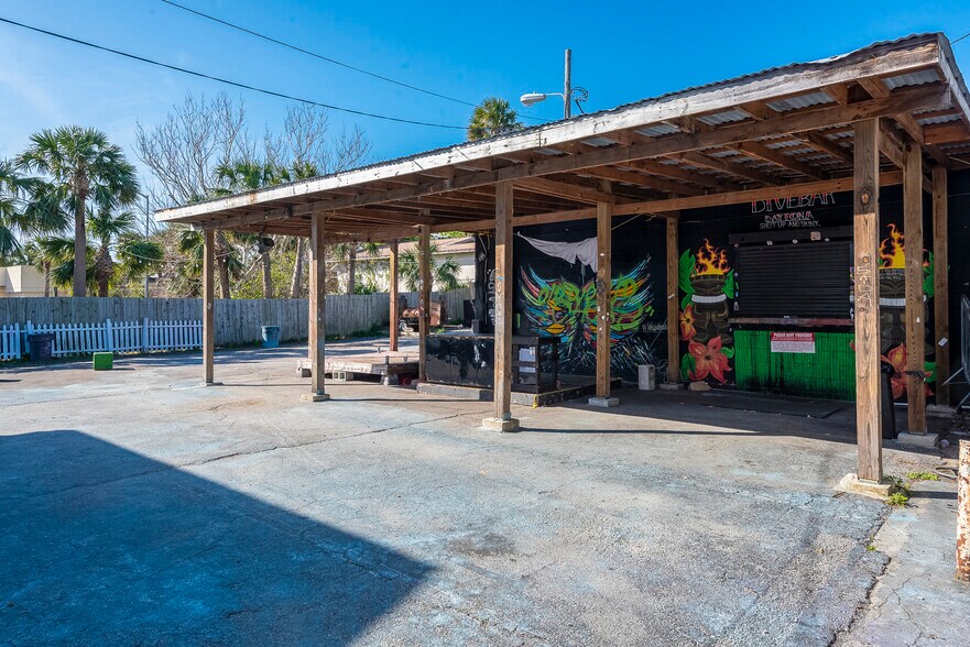 More Photos Of 312-318 Seabreeze Blvd, Daytona Beach Storefront For Sale