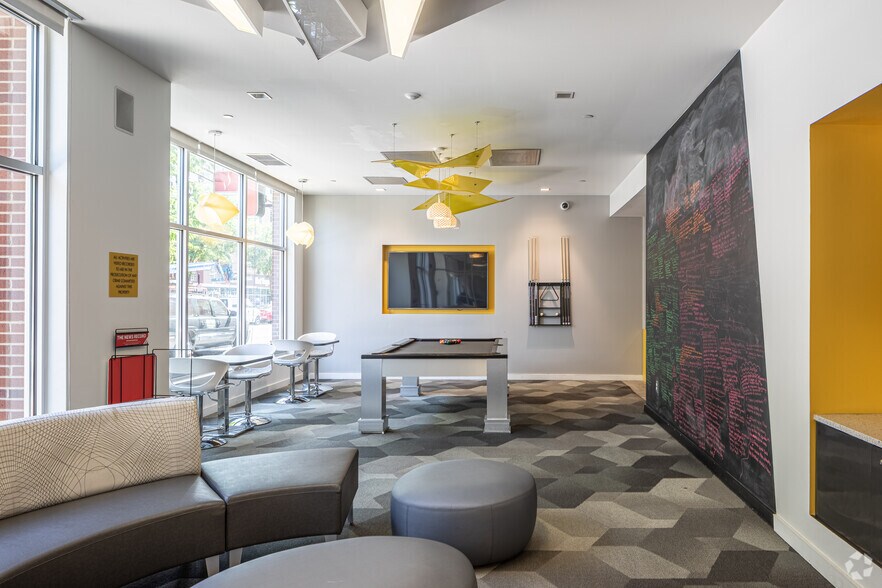 More Photos Of 165 W McMillan St, Cincinnati Apartments For Lease