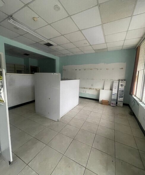 More Photos Of 375 NE 54th St, Miami Storefront For Lease